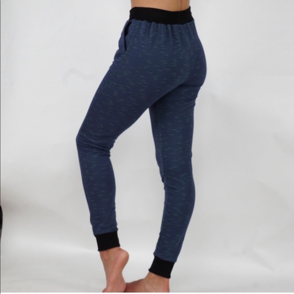 Lightweight Drawstring Joggers w/pockets - Picture 2 of 3